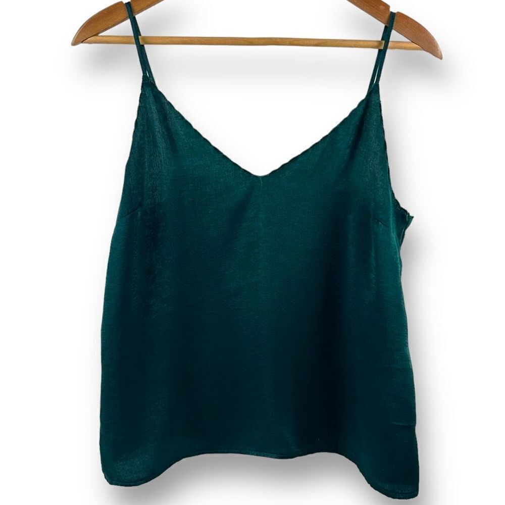 BP. Hunter Green Cami Top Size M‎
